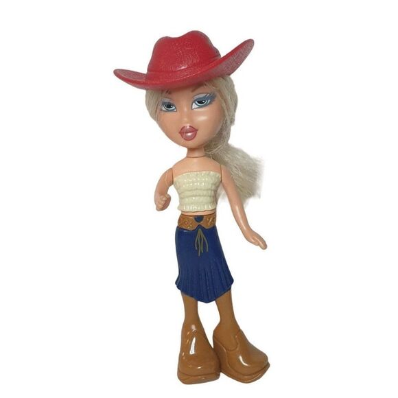 Vintage Bratz CHLOE Doll 2003 Collectible McDonalds Toy Blond Hair Mini Doll - Picture 1 of 5